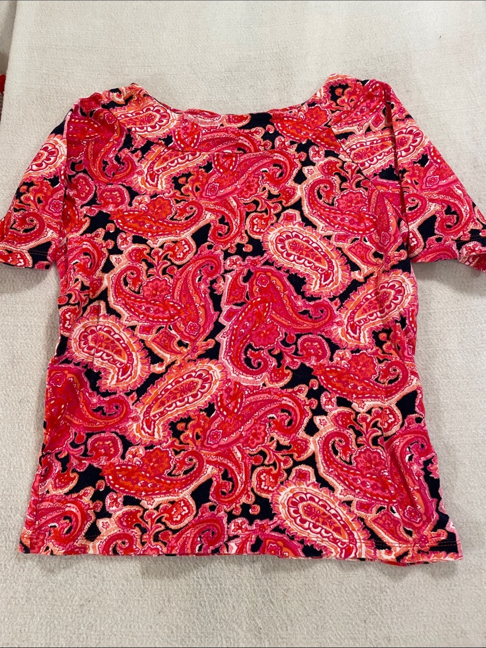 Jones New York Red and Black Paisley Short Sleeve Tee